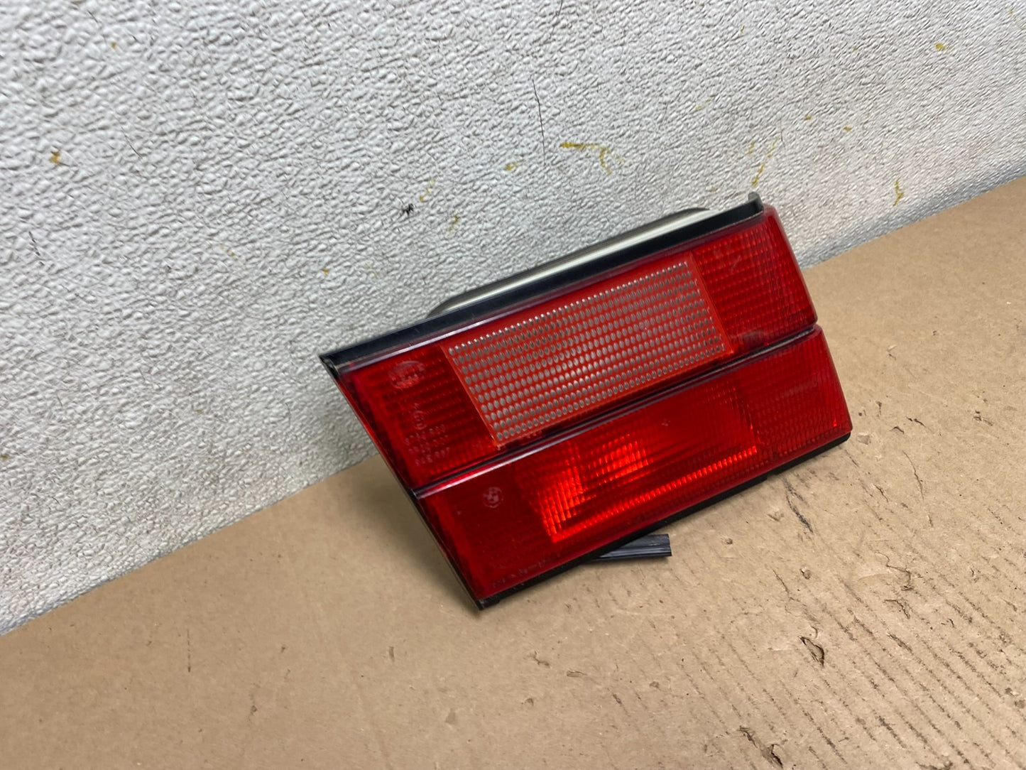 1989 - 1995 BMW 5 E39 Rear Left Driver LH Trunk Inner Tail Light P9635 DG2