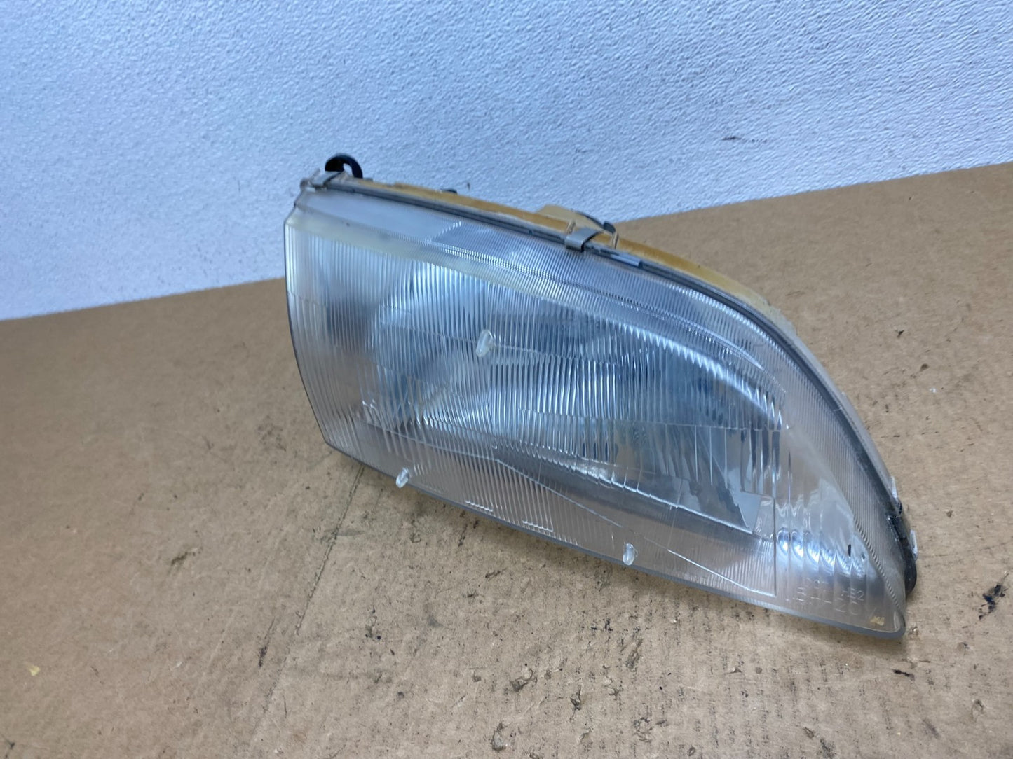 1998 to 1999 Mazda 626 Right Passenger RH Side Headlight Oem AC3318 DW1