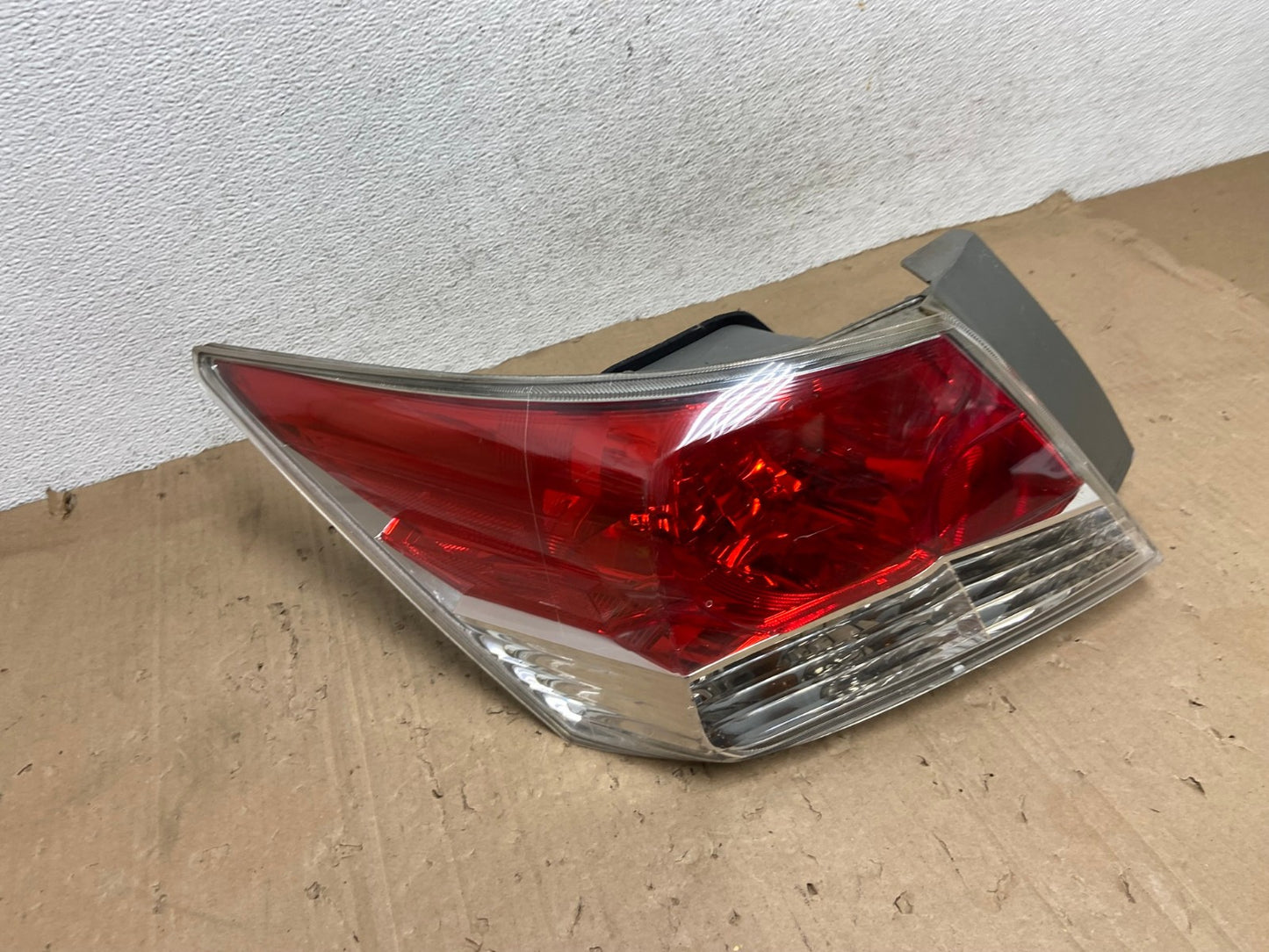 2008 to 2012 Honda Accord Sedan Tail light Left Driver LH Side AE9291 LK2