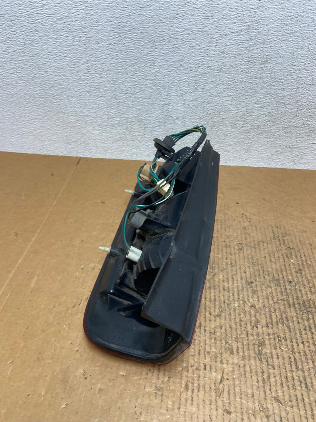 2002 2003 2004 Nissan Xterra Left Driver Side Tail Light AE1460 LK5