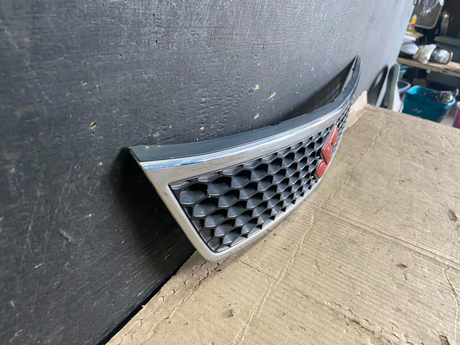 2002 to 2005 Suzuki Aerio Front Grill Grille  P3923 PS2
