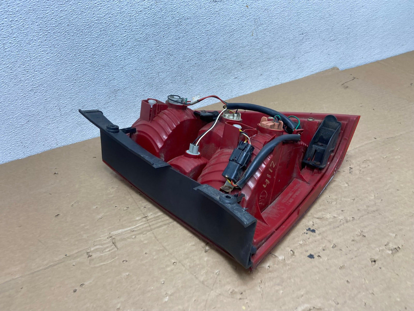 2005 to 2008 Kia Sportage Left Driver Side LH Side Tail Light AD4112 LK4