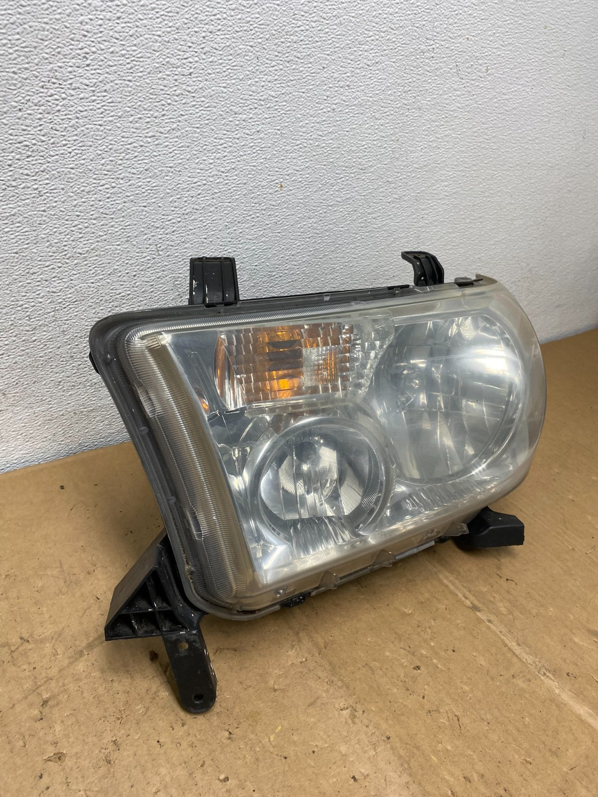 2007 to 2014 Toyota Sequoia Tundra Left Driver LH Headlight Halogen AC8660 DW2