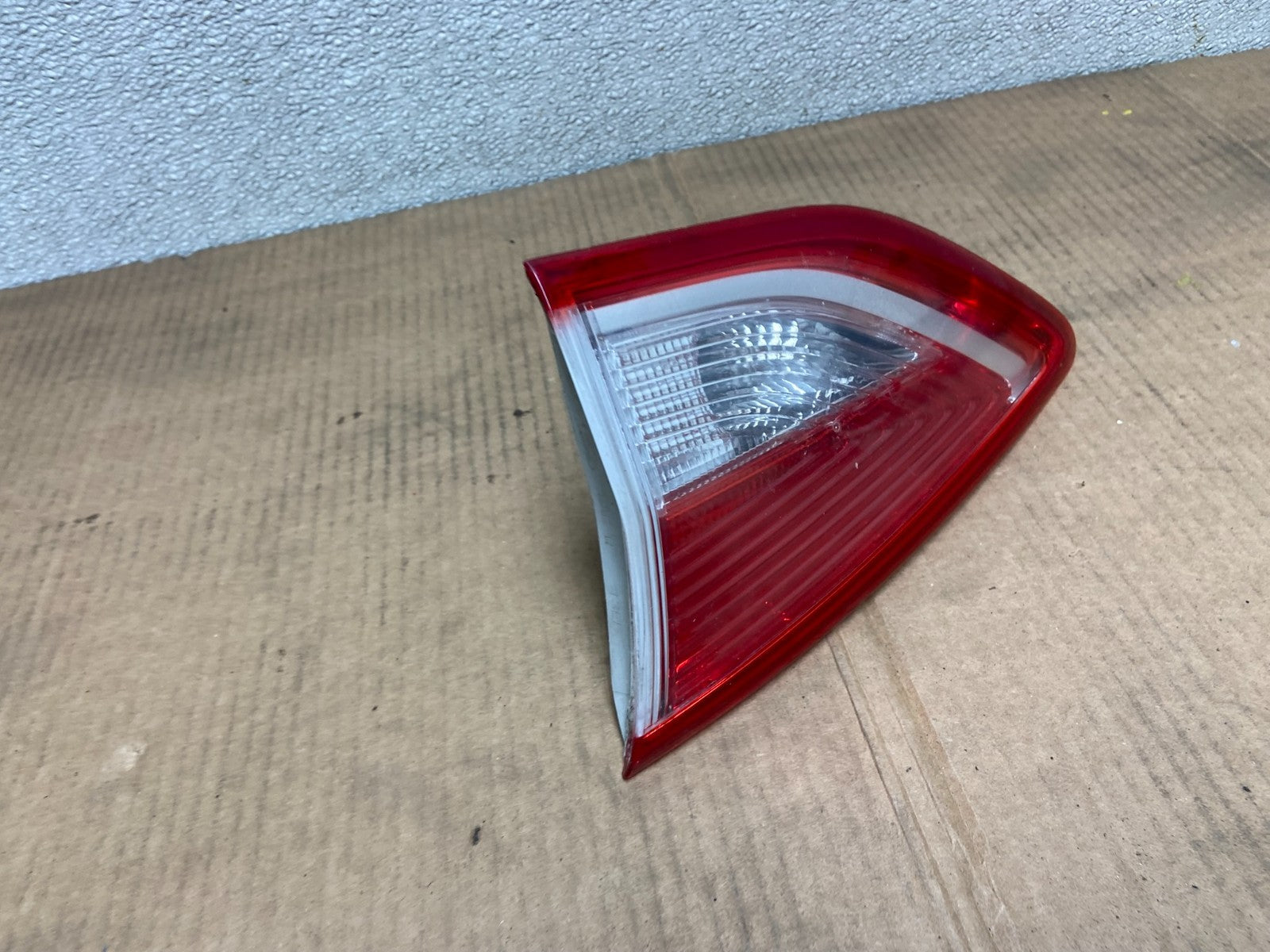 2013 to 2016 Ford Escape Right Passenger RH Side Inner Tail Light OEM AA5269 GD2