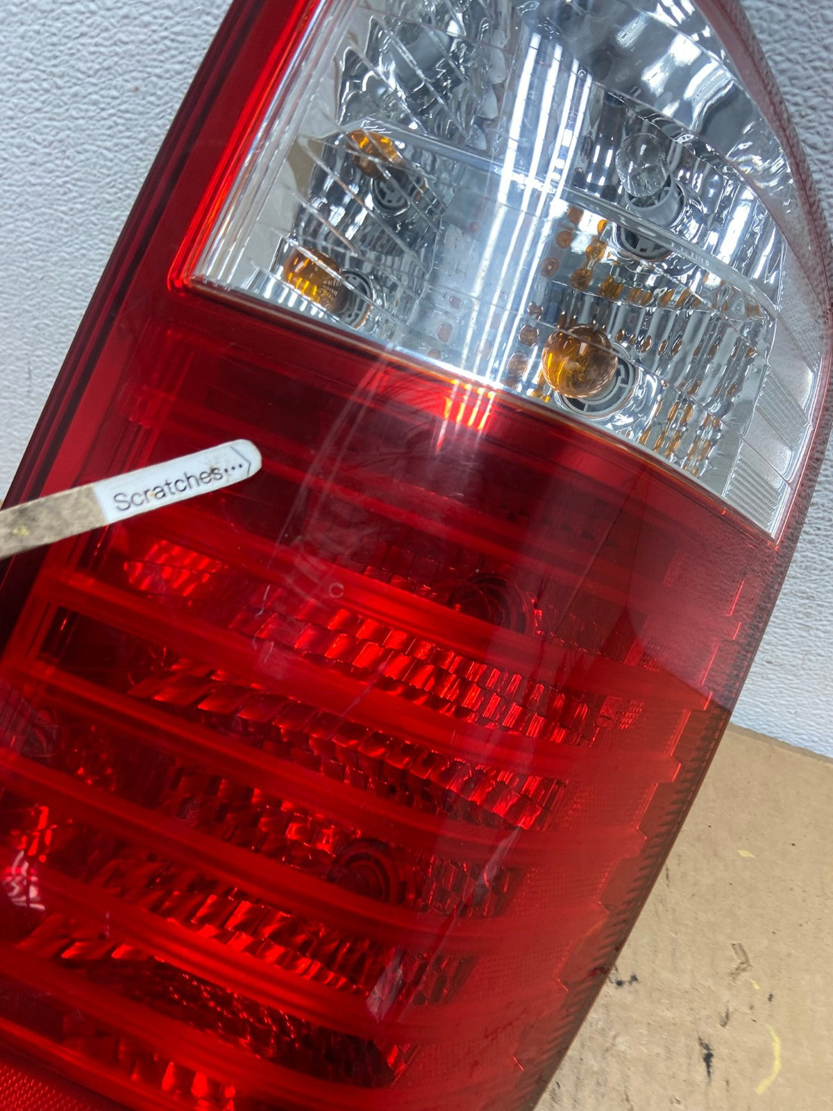 2007 to 2010 Kia Sedona Right Passenger RH Side Tail Light AD1138 LK3