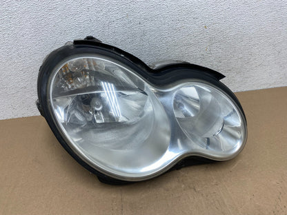 2005 to 2007 Mercedes-Benz C-Class Right Passenger Side Headlight AE6676 DW0
