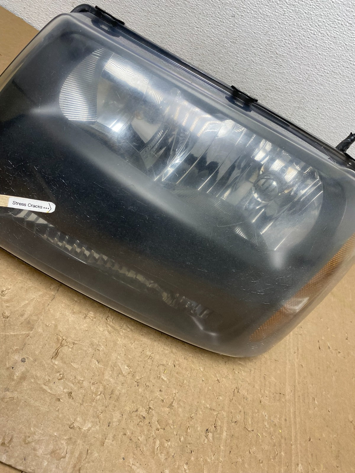 2006 - 2009 Chevrolet Trailblazer Left Headlight Flush Half Grille Bar AC6053 DW4