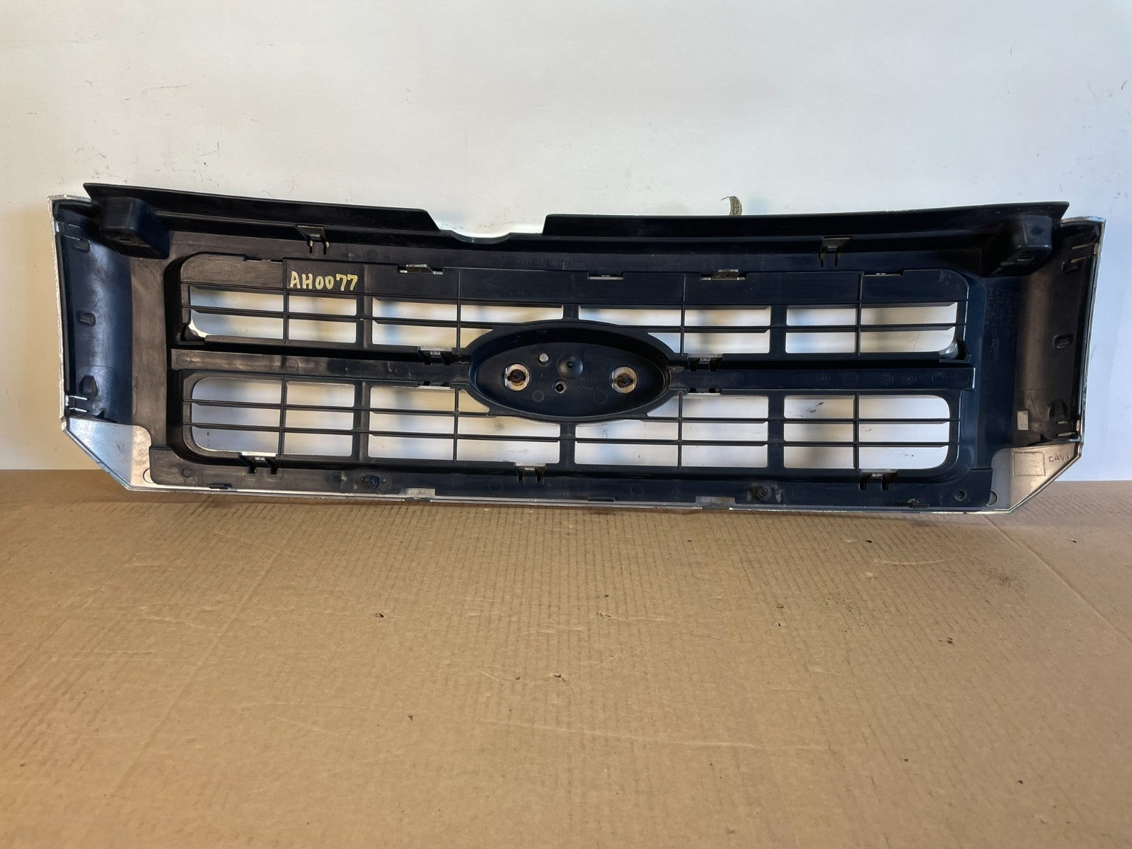 2008 to 2012 Ford Escape Front Upper Grill Grille AH0077 DG3