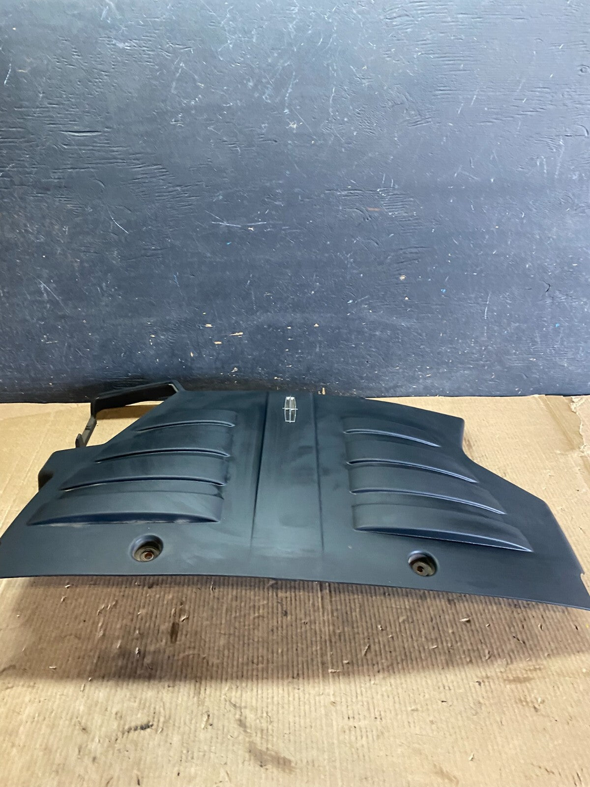 2004 Lincoln Aviator Engine Motor Cover N8355 PS1