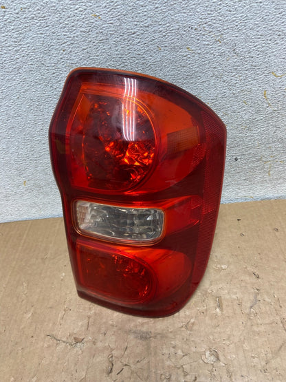 2004 2005 Toyota RAV4 Right RH Passenger Side Tail Light AI9153 LK0