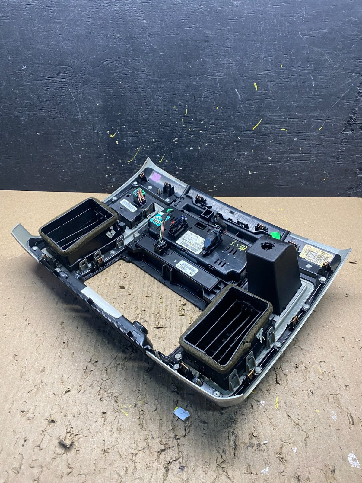 2009 to 2010 Dodge Ram 1500 Center Dash Radio Screen Climate Panel T1837 DG3