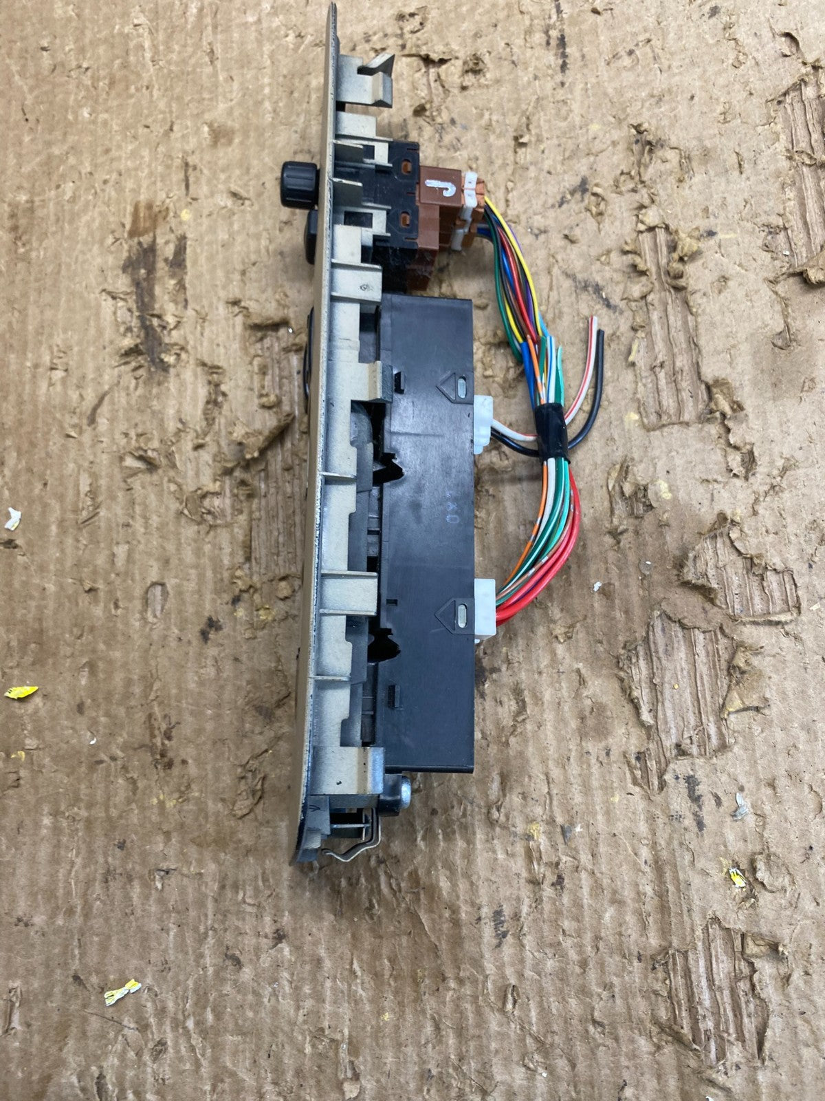2007 to 2010 Infiniti QX56 Left Driver Side Master Door Switch Z96942
