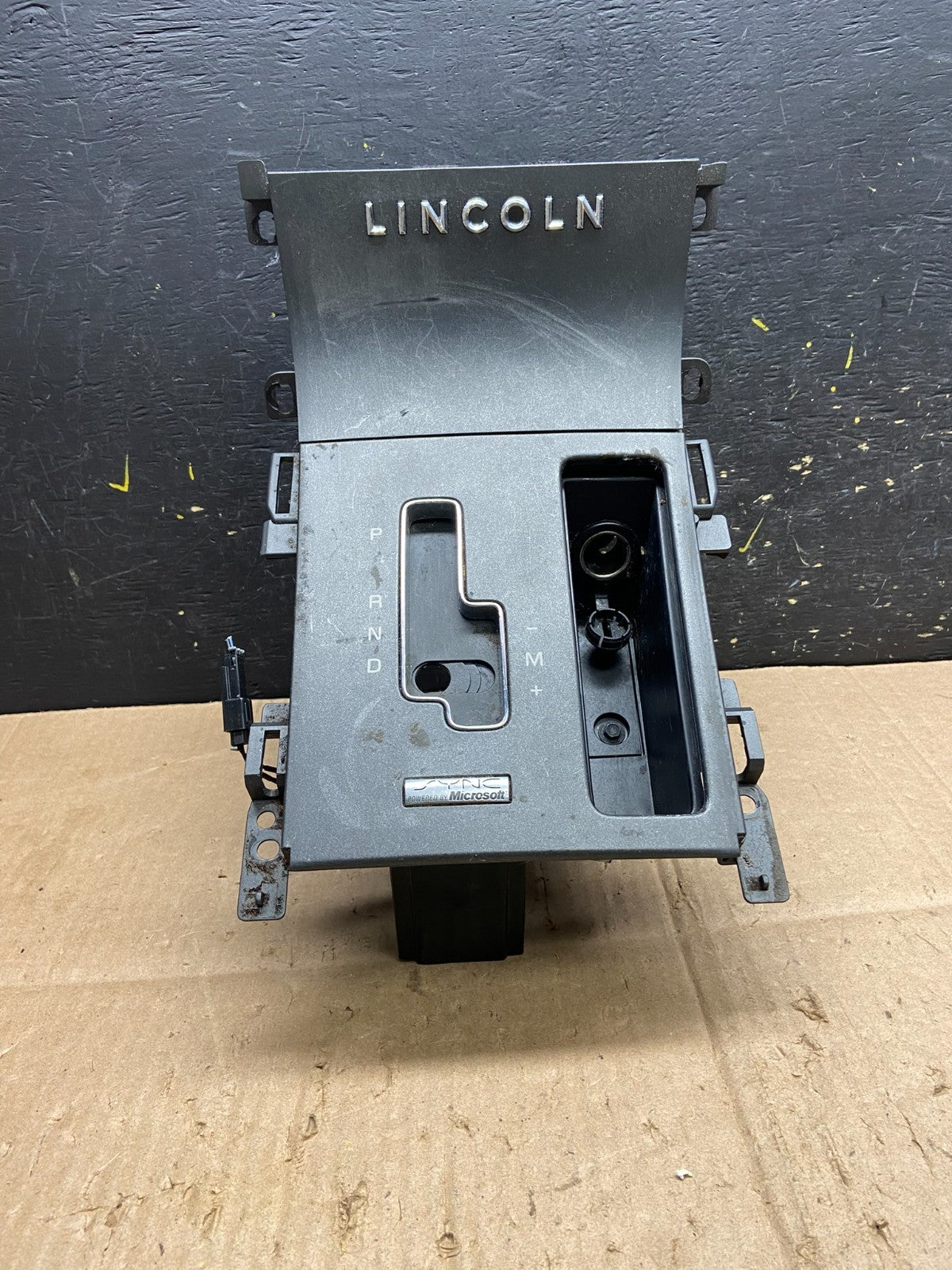2009 to 2012 Lincoln MKS Front Center Console Shifter Bezel Trim ab1778 DG0