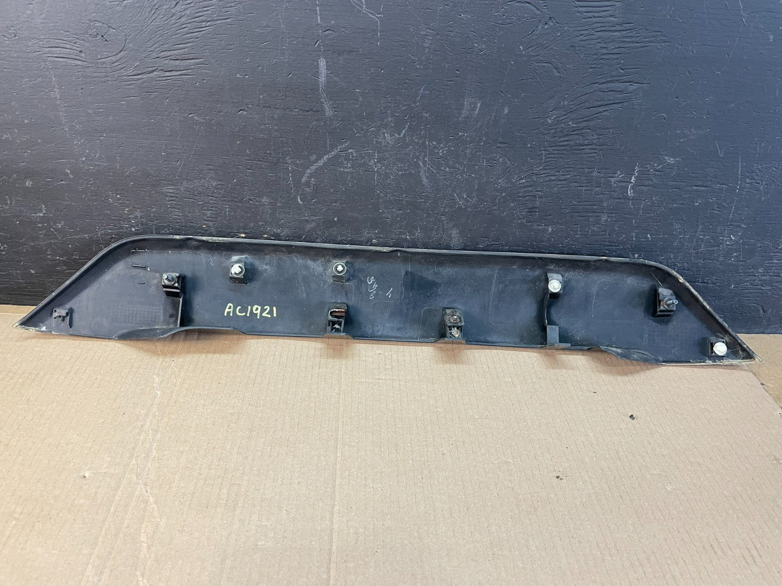 2007 to 2013 Mitsubishi Outlander Rear Hatch Tailgate Trim Molding OEM ac1921 DG5