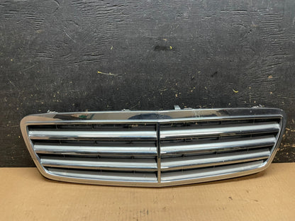 2001 to 2007 Mercedes C-Class Front Upper Grill Grille OEM AA2318 DG0