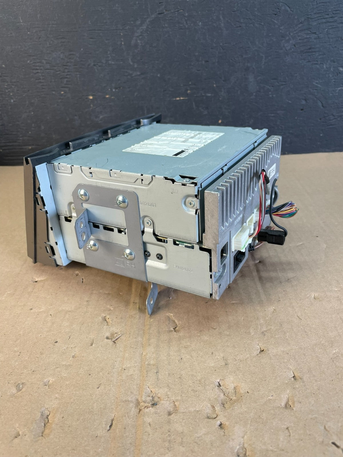2010 to 2012 Subaru Legacy AM FM CD MP3 Radio Player AD5944 DG5