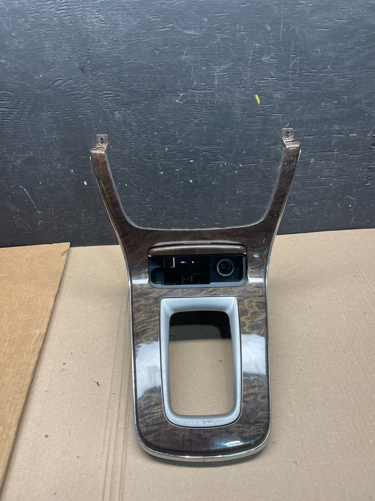 2013 to 2016 Nissan Sentra Center Console Shifter Floor Trim Bezel i5589 DG1