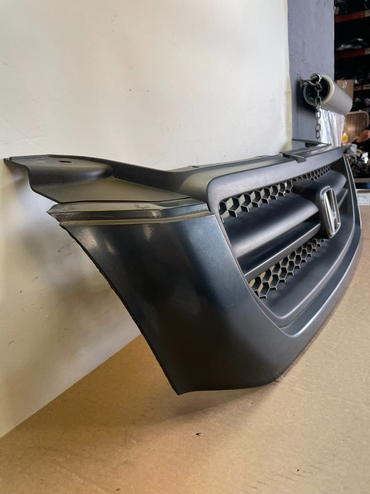 2003 2004 2005 Honda Pilot Front Upper Grill Grille AG2944 DG2