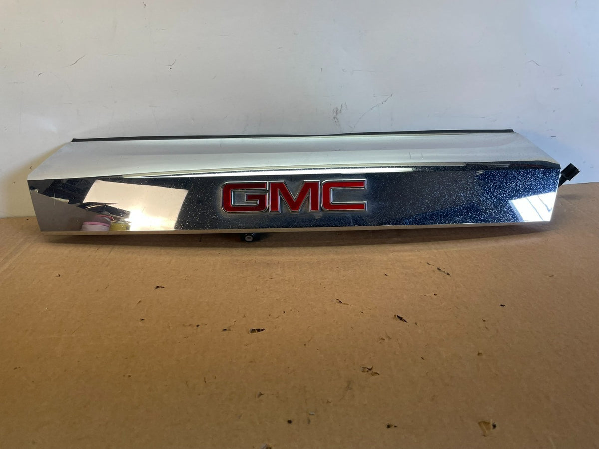 2010-2015 Gmc Terrain Lift Gate Handle Trim Back Up Camera Chrome Panel AH03860