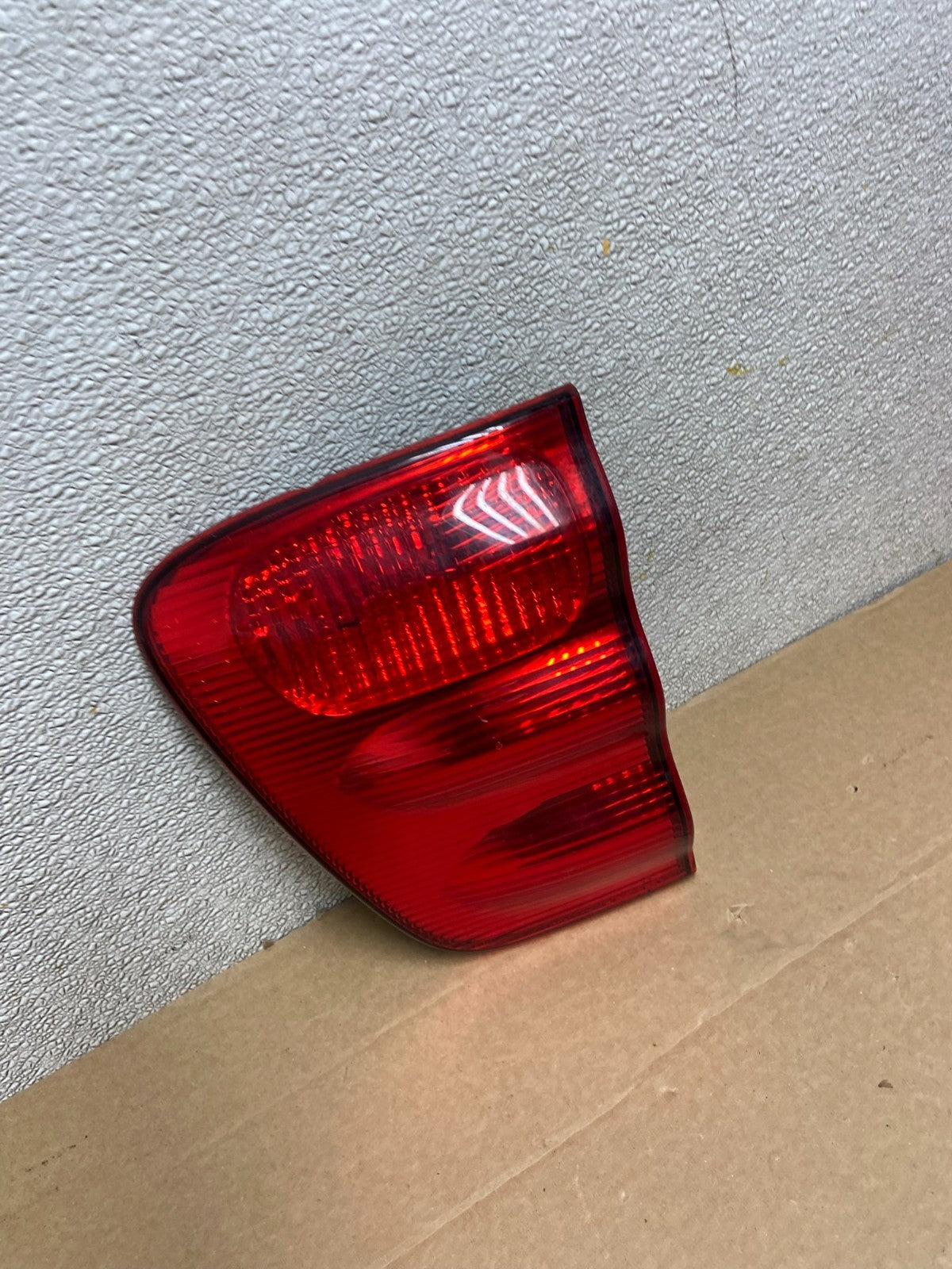 2001- 2004 Toyota Sequoia Right Passenger RH Tail light Inner Oem AB3460 LK2