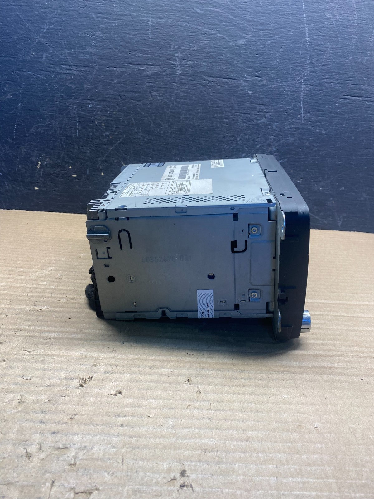 2012 to 2015 Volkswagen CC Touareg Radio CD Player Screen AM/FM AF3884 DG2