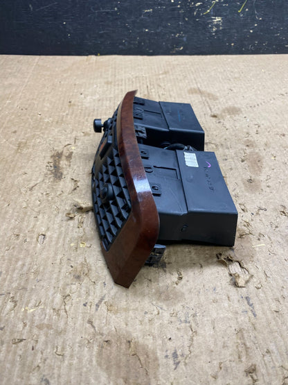 2004 to 2009 Cadillac SRX Front Center Dash A/C Air Vent Z7423 DG2