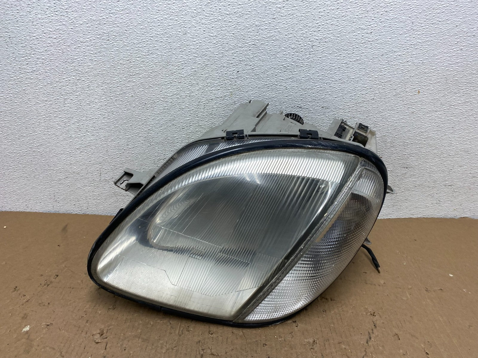 1997-2004 Mercedes R170 SLK230 SLK320 Left Driver LH Headlight Halogen AD8159 DW0