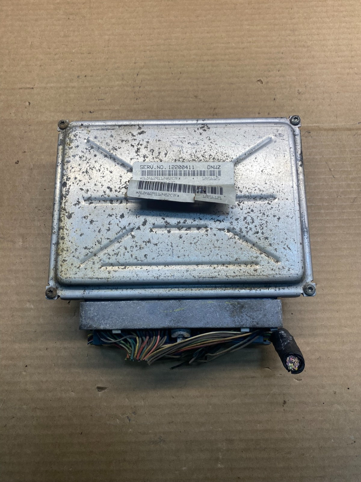 2001-2002 Silverado Tahoe Engine Computer Module 12200411 ECM ECU AF6792 DW0