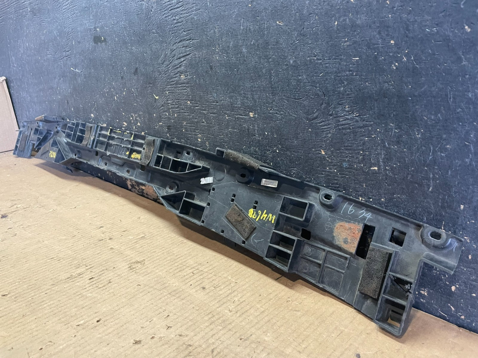 2008 to 2011 Lexus LX570 Land Cruiser Rear Bumper Impact Absorber AA59894