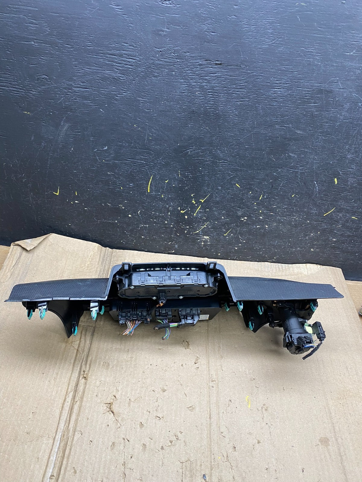 2020 to 2023 Ford Explorer Radio Climate Control Panel Trim X5831 DG5
