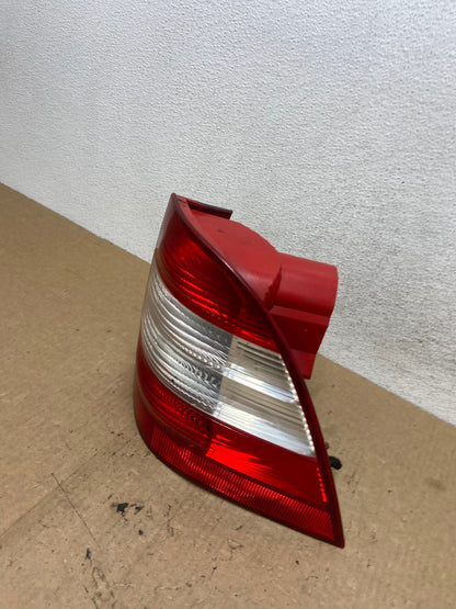 2002-2005 Mercedes ML 350 Ml-Class Right Passenger Rh Side Tail Light AF9829 LK1