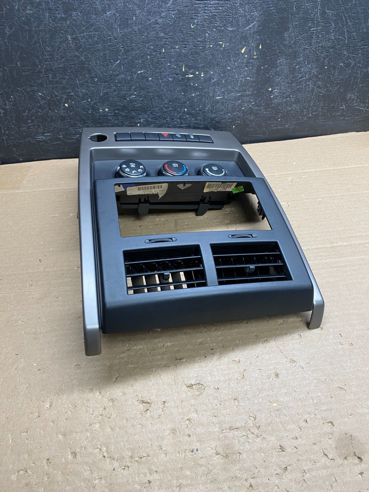 2008 to 2012 Jeep Liberty Dash Climate Temperature Control Radio Bezel AG6400 DG2