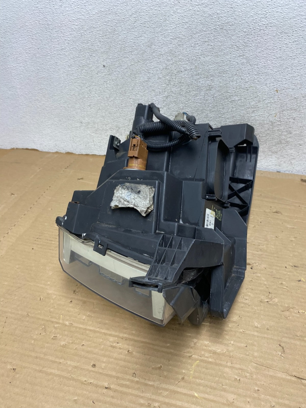 2009 2010 2011 2012 Ford Flex Right Passenger Headlight Halogen AG8239 DW8