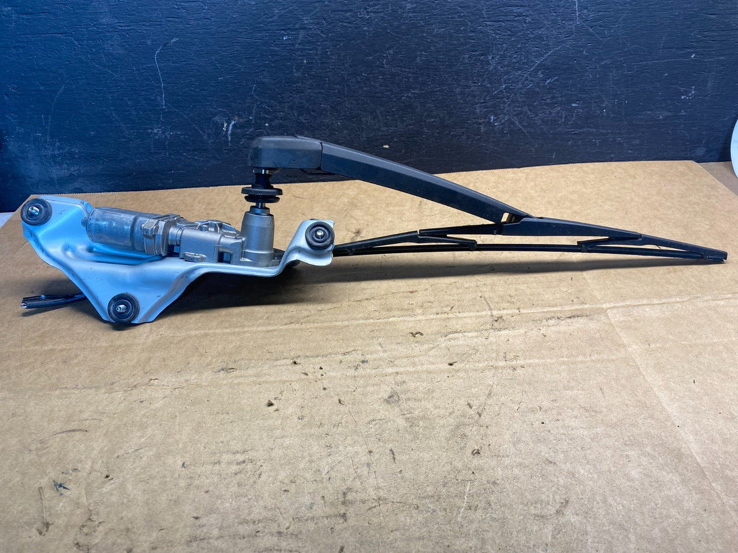 2016-2021 Hyundai Tucson Rear Liftgate/Hatch Window Wiper Motor AD7426 DG1