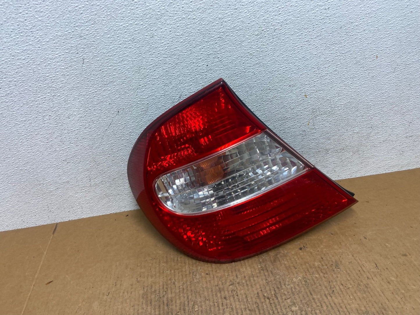 2002 2003 2004 Toyota Camry Left Driver LH Side Tail Light AE2855 LK0