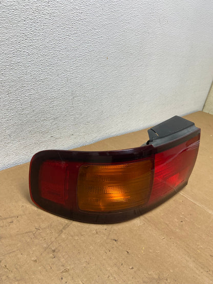 1995 - 1996 Toyota Camry Sedan Left Driver Side Lh Tail Light Lamp AC8584 LK2