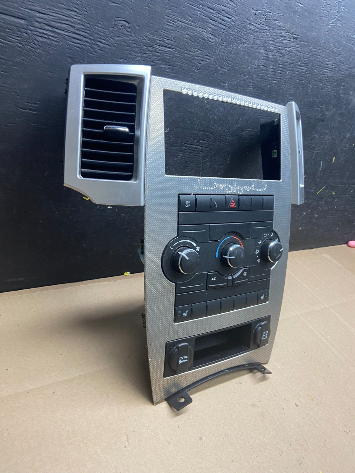 2008 2009 2010 Jeep Commander Grand Cherokee A/C Climate Control Bezel t9157 DG1