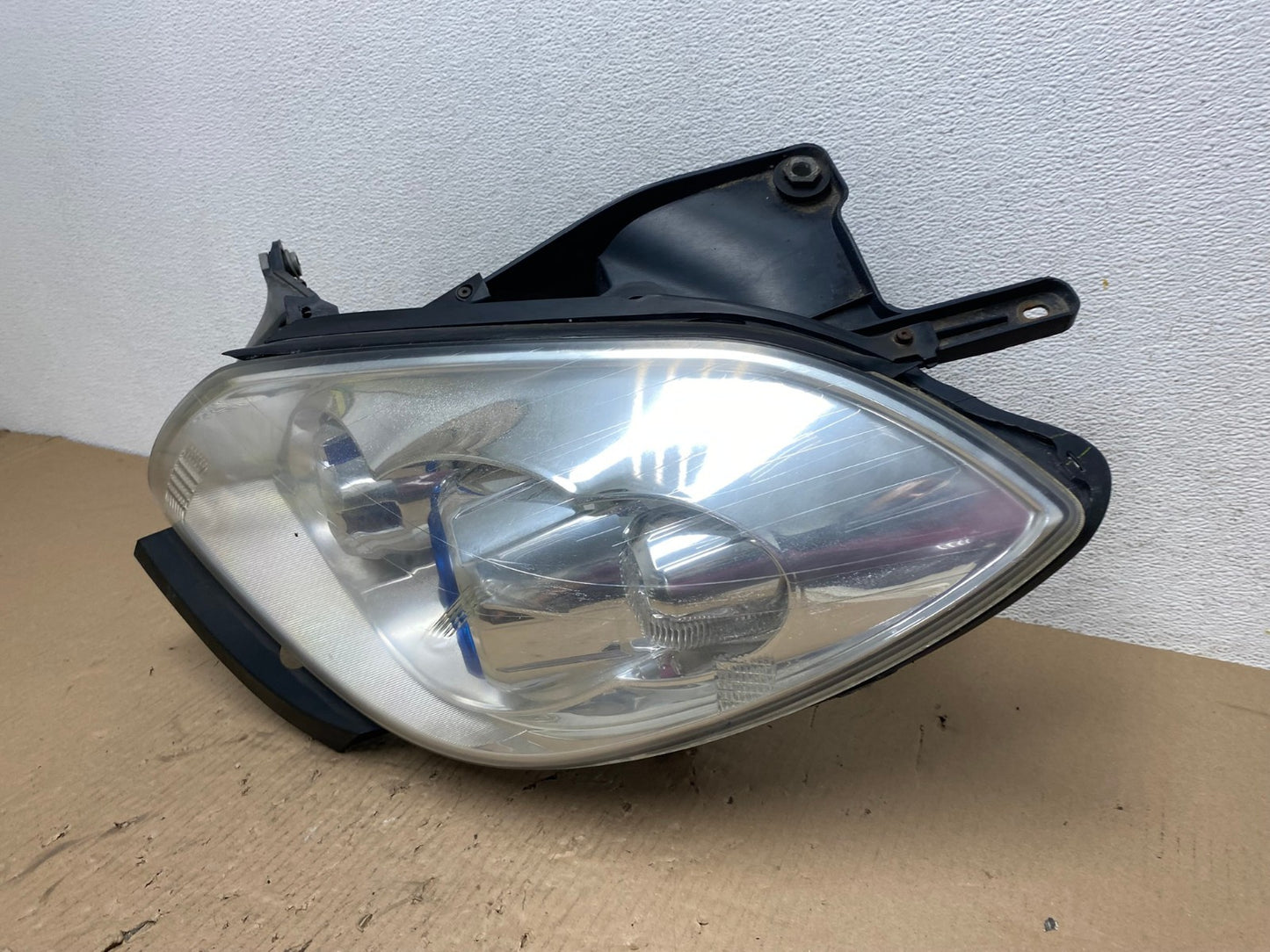2008-2012 Buick Enclave Left Driver Headlight Xenon Hid One Ballast AE8803 LK1