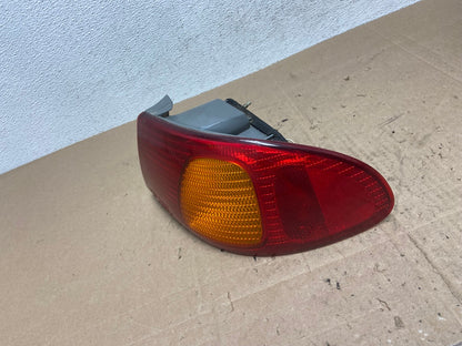 1998 1999 2000 Toyota Corolla Right Passenger Side Tail light AE6443 LK1
