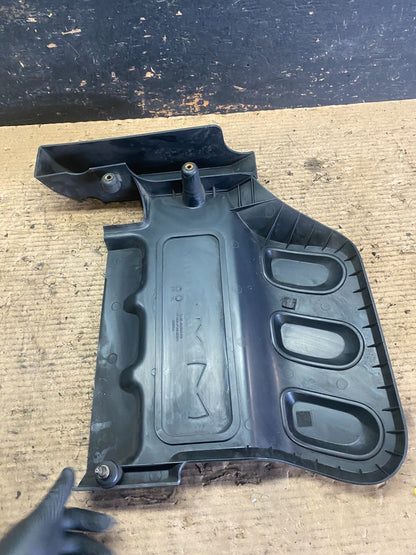 2001 to 2004 Mazda Tribute DOHC 24 VALVE Engine Shield Top Cover S5927 GD7