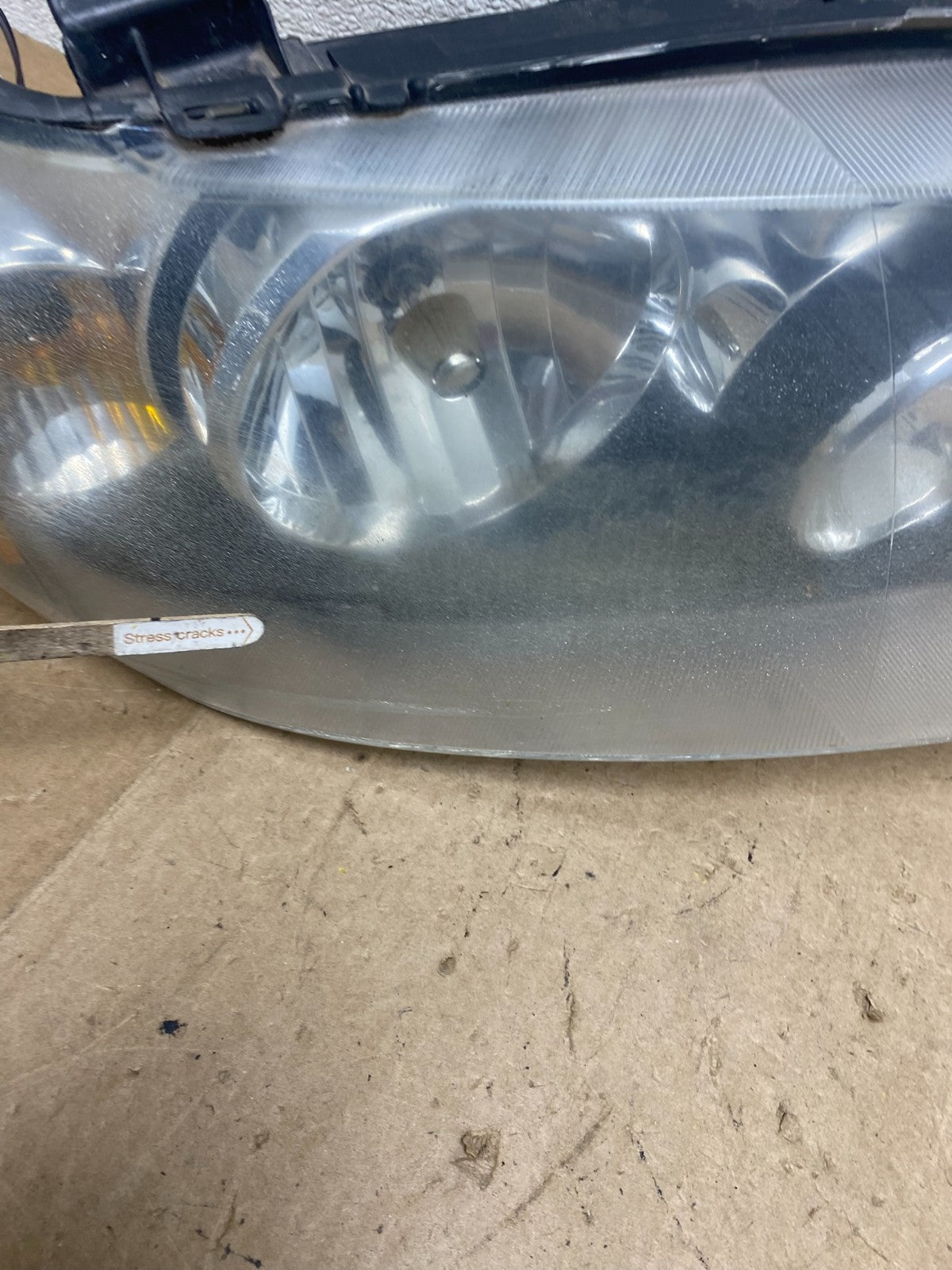 2005 to 2007 Ford Escape Headlights Left+Right Side Set Halogen W9037 DG10