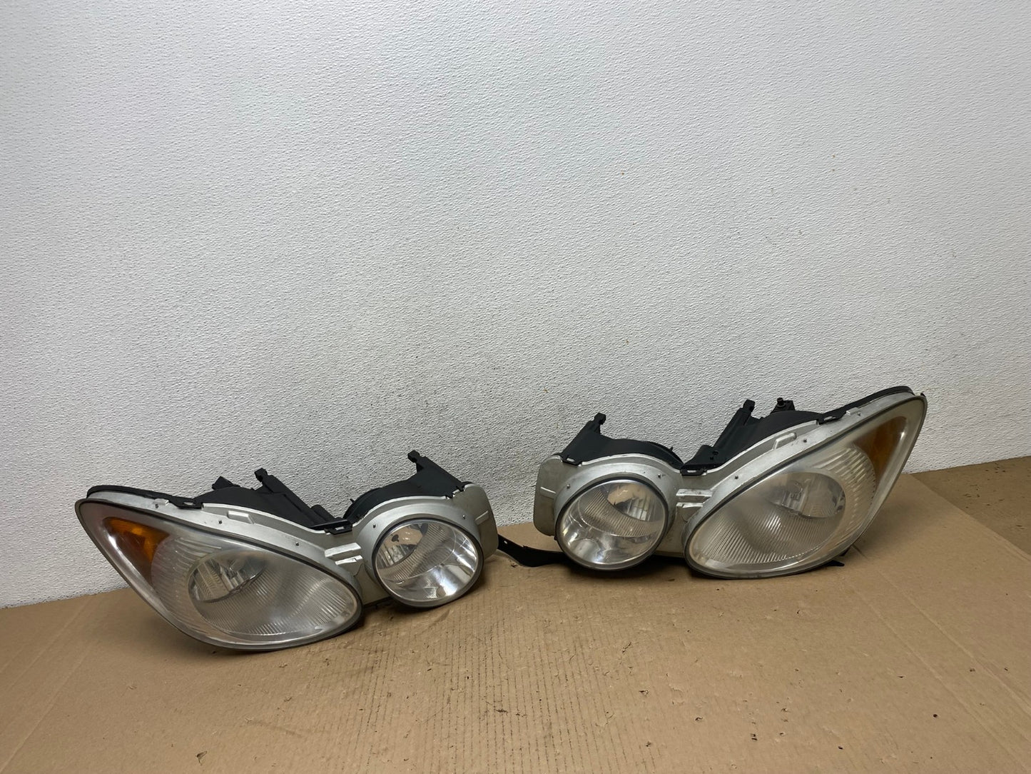 2005 to 2008 Buick Lacrosse Allure Headlights Left+Right Halogen AF3151 LK0
