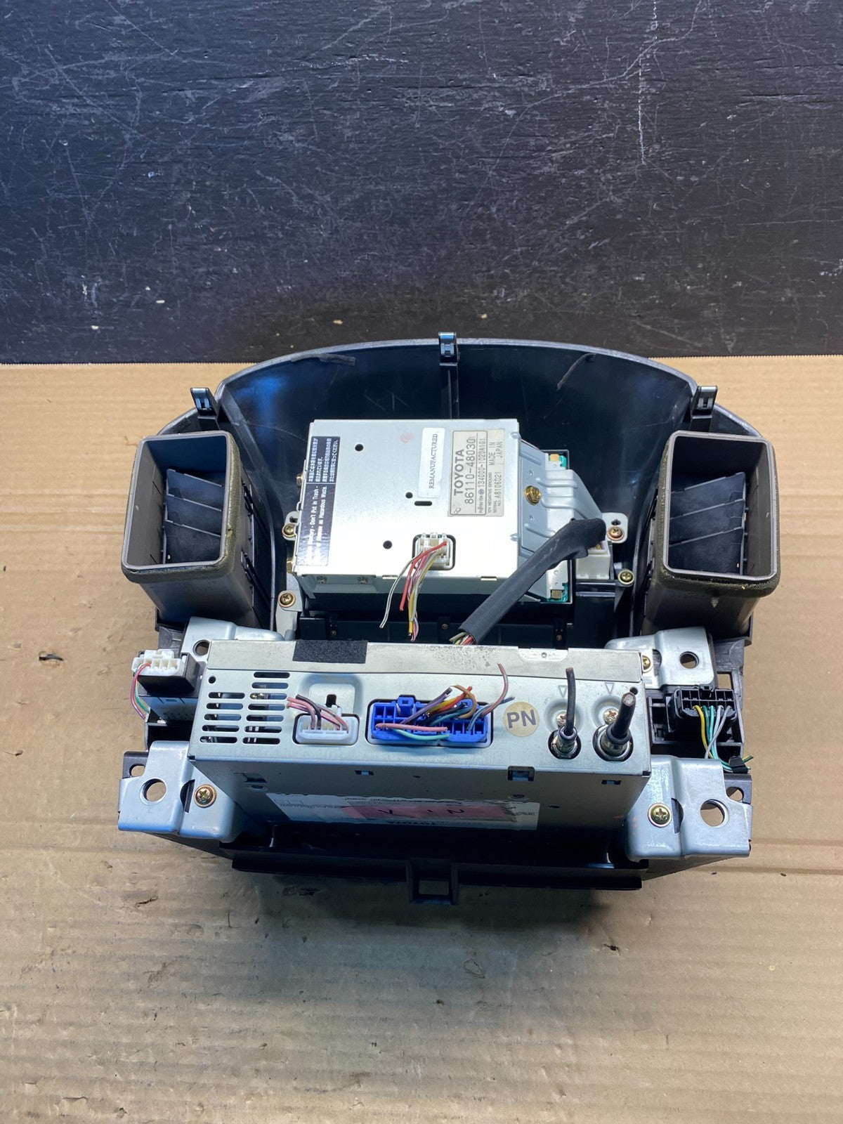 2001 to 2003 Lexus Rx300 Radio Receiver Head Unit + Bezel Surround ae4804 DG5