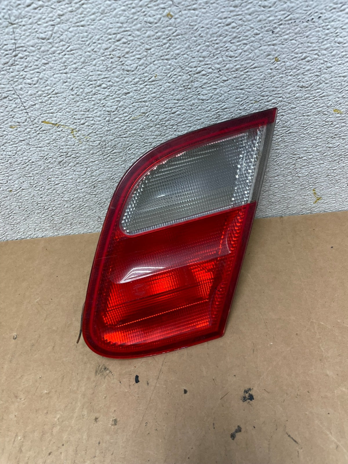 1998-2003 Mercedes Benz CLK Inner Right Passenger RH Tail Light Lamp Q6680 DW0