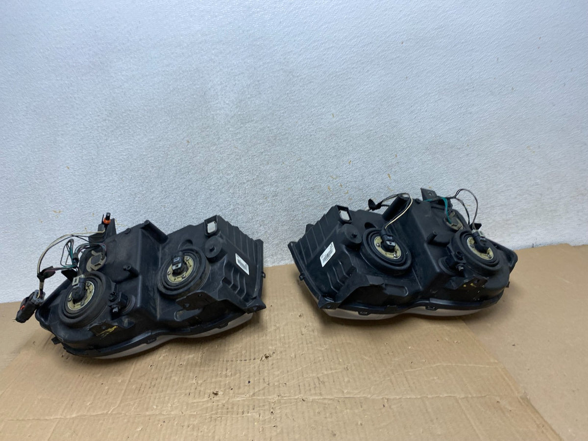 2005-2007 Jeep Grand Cherokee Left+Right Halogen Headlights AI1275 DW10