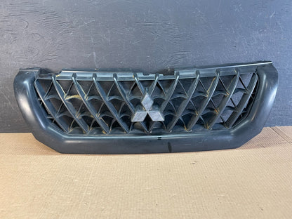 2000 2001 Mitsubishi Montero Front Upper Grill Grille af3781 DG0