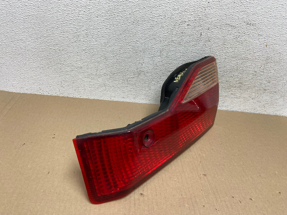 1998 to 2000 Honda Accord Right Passenger Side Inner Tail Light AE9440 LK2