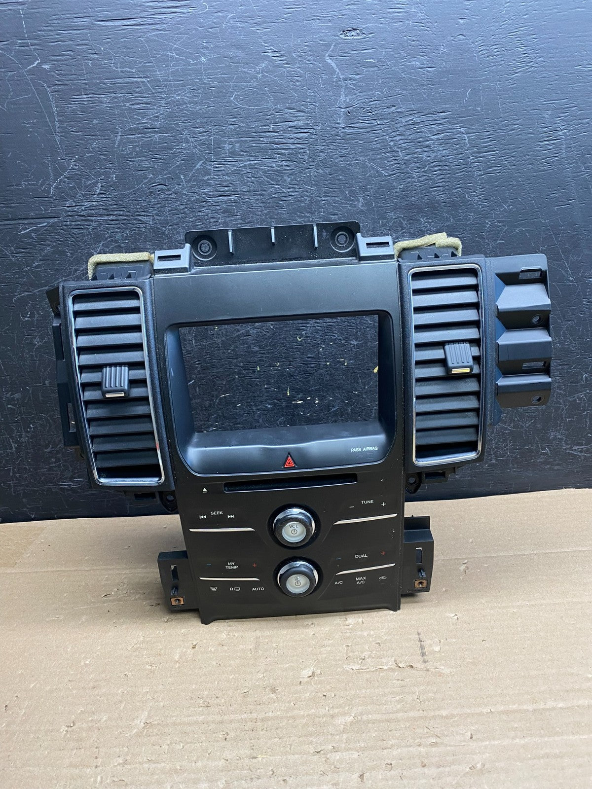 2013-2019 Ford Taurus Front Center Console Climate Radio Control Panel AG6421 DG0