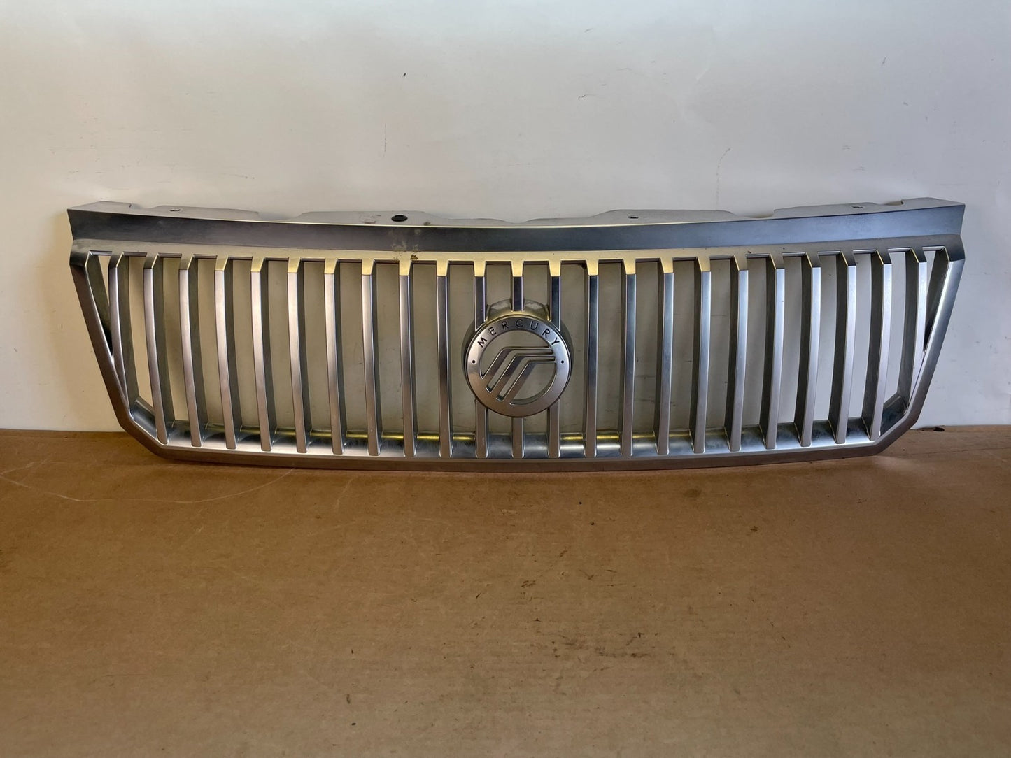 2002 to 2005 Mercury Mountaineer Front Upper Grill Grille ag0875 DG0
