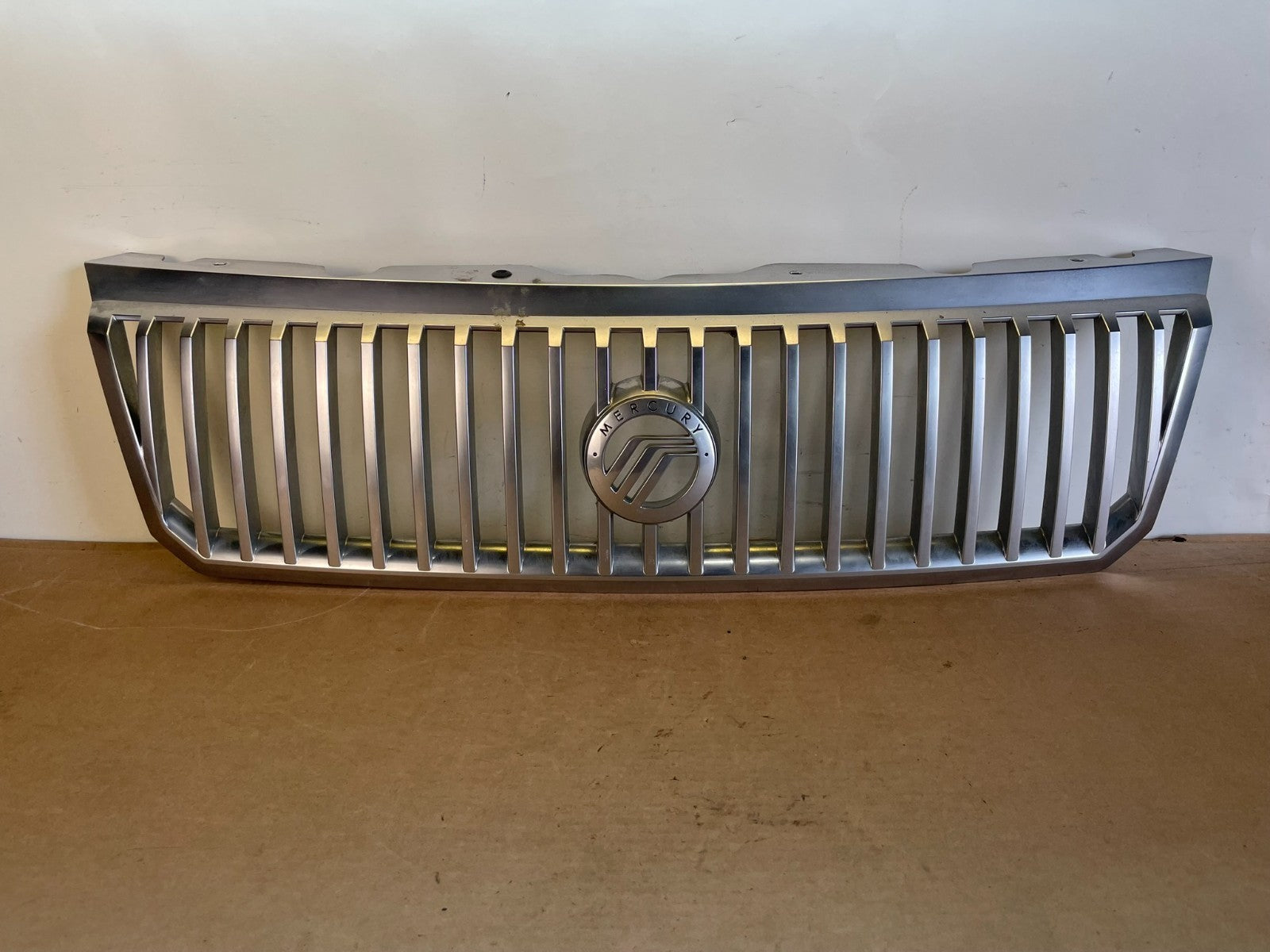2002 to 2005 Mercury Mountaineer Front Upper Grill Grille ag0875 DG0